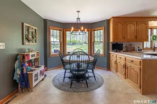 33 Country Club Woods Cir, Waterbury, CT 06708 - Photo 13