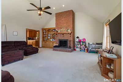 33 Country Club Woods Circle, Waterbury, CT 06708 - Photo 17