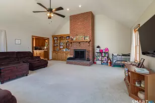 33 Country Club Woods Cir, Waterbury, CT 06708 - Photo 17