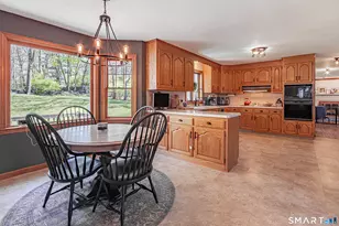 33 Country Club Woods Cir, Waterbury, CT 06708 - Photo 7
