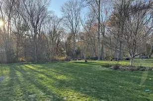 15 Brookfield Dr, East Lyme, CT 06333 - Photo 3