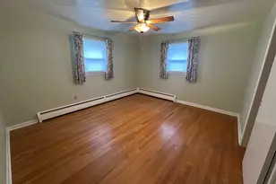 18 Manchester Ave, Waterbury, CT 06705 - Photo 9