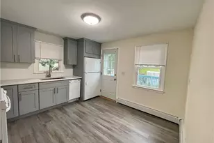 145 Rooster River Blvd, Bridgeport, CT 06606 - Photo 5