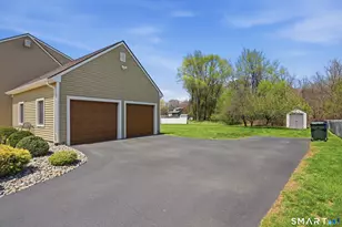 17 Melody Ln, East Hartford, CT 06118 - Photo 3