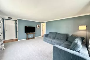 220 S Elm St, Windsor Locks, CT 06096 - Photo 11