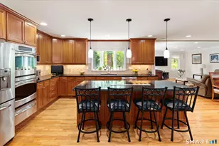 27 Nob Hill Ln, Stamford, CT 06903 - Photo 3