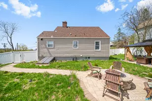 21 Highland Ave, East Haven, CT 06512 - Photo 7