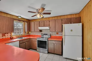 46 Horseshoe Dr, Waterbury, CT 06706 - Photo 13