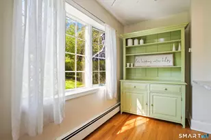 130 Toms Rd, Stamford, CT 06906 - Photo 15