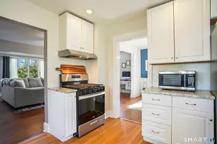 130 Toms Rd, Stamford, CT 06906 - Photo 13