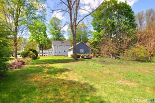 28 Prospect St, Bloomfield, CT 06002 - Photo 9