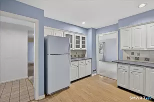 17 Canterbury Rd, Hamden, CT 06514 - Photo 15