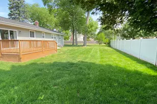 402 Connecticut Ave, Newington, CT 06111 - Photo 23