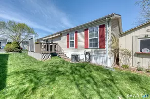 21 Laurel Cir, East Windsor, CT 06088 - Photo 3