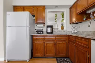 358 Monticello Dr, Branford, CT 06405 - Photo 5