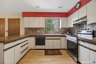 14 Round Hill Rd, Shelton, CT 06484 - Photo 7