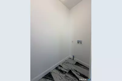247 Sixth Street, Bridgeport, CT 06607 - Photo 15