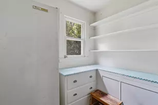 207 Branford St, Hartford, CT 06112 - Photo 11