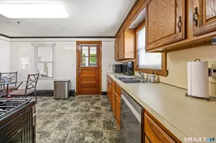 34 Rutland St, Waterbury, CT 06708 - Photo 9