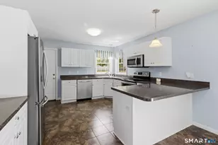 8 Brockett Rd, Wallingford, CT 06492 - Photo 7