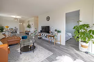 39 Lance Cir, Bridgeport, CT 06606 - Photo 5