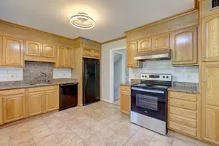 38 Portage Rd, West Hartford, CT 06117 - Photo 9