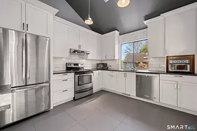 2539 Bedford Street #34C, Stamford, CT 06905 - Photo 3