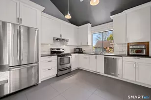 2539 Bedford St, Stamford, CT 06905 - Photo 3