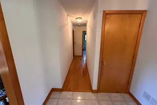 36 Marks Ct, Branford, CT 06405 - Photo 5