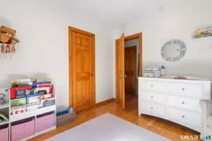 112 Colonial Rd, Stamford, CT 06906 - Photo 13