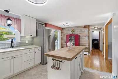 9 Overhill Road, Enfield, CT 06082 - Photo 3
