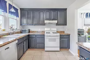 29 Montgomery St, Shelton, CT 06484 - Photo 11