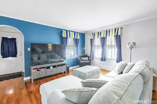 29 Montgomery St, Shelton, CT 06484 - Photo 3