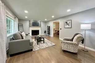 9 Monroe Ln, Madison, CT 06443 - Photo 5
