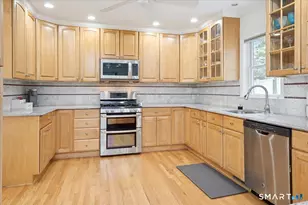 293 Bouton St W, Stamford, CT 06907 - Photo 11