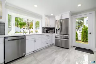 69 Webb Ave, Stamford, CT 06902 - Photo 15