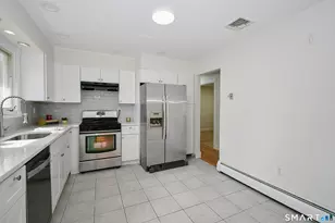 12 Crane Pl, Simsbury, CT 06070 - Photo 3
