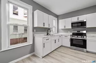 362 Sigourney St, Hartford, CT 06112 - Photo 9