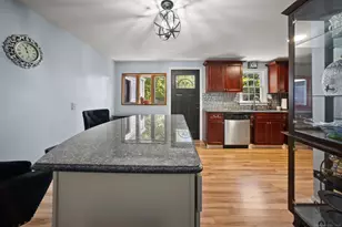 236 Ridgewood Rd, West Hartford, CT 06107 - Photo 9