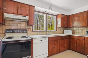 5279 Madison Ave, Trumbull, CT 06611 - Photo 7