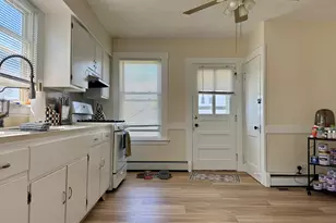 22 Edward St, East Haven, CT 06512 - Photo 7