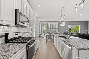 19 Enclave Cir, Newtown, CT 06470 - Photo 17