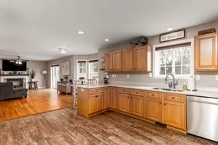 27 Maggie Court, Plymouth, CT 06786 - Photo 3