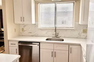 121 Staffordshire Common Dr, Wallingford, CT 06492 - Photo 5
