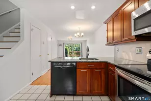 48 Dean St, Stamford, CT 06902 - Photo 3