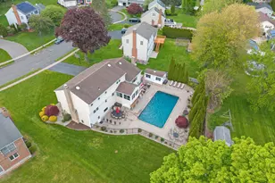 152 Surrey Dr, Wethersfield, CT 06109 - Photo 3