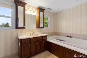 152 Surrey Dr, Wethersfield, CT 06109 - Photo 23