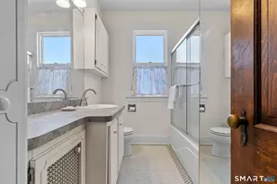 21 Robin Rd, West Hartford, CT 06119 - Photo 15
