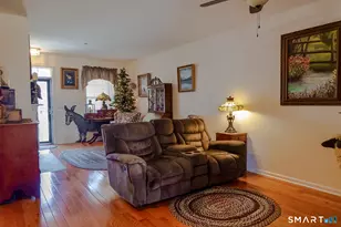 18 Last Leaf Cir, Windsor, CT 06095 - Photo 5