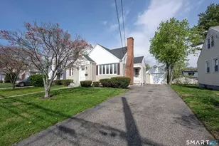 520 Goldenrod Ave, Bridgeport, CT 06606 - Photo 3